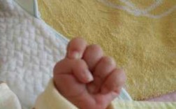 胎儿发育手指过程（胎儿手发育不正常是什么原因造成的）