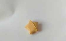折纸星星的过程（折纸星星的过程怎么写）