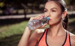 健身过程中怎么喝水（健身过程中怎么喝水最好）