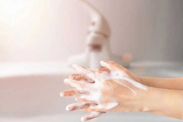 护肤的过程（护肤的过程中不用反复洗手吗）-图1
