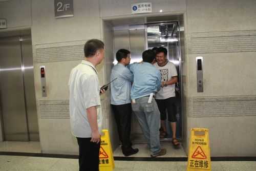 电梯救援过程（电梯救援过程视频）-图2