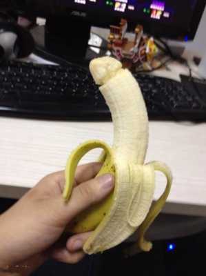 吃香蕉过程图（吃香蕉的图片什么意思）-图1