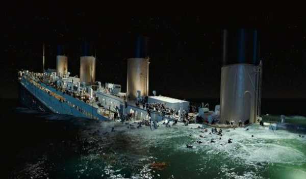 泰坦尼克沉没过程（泰坦尼克沉没原因视频）-图2